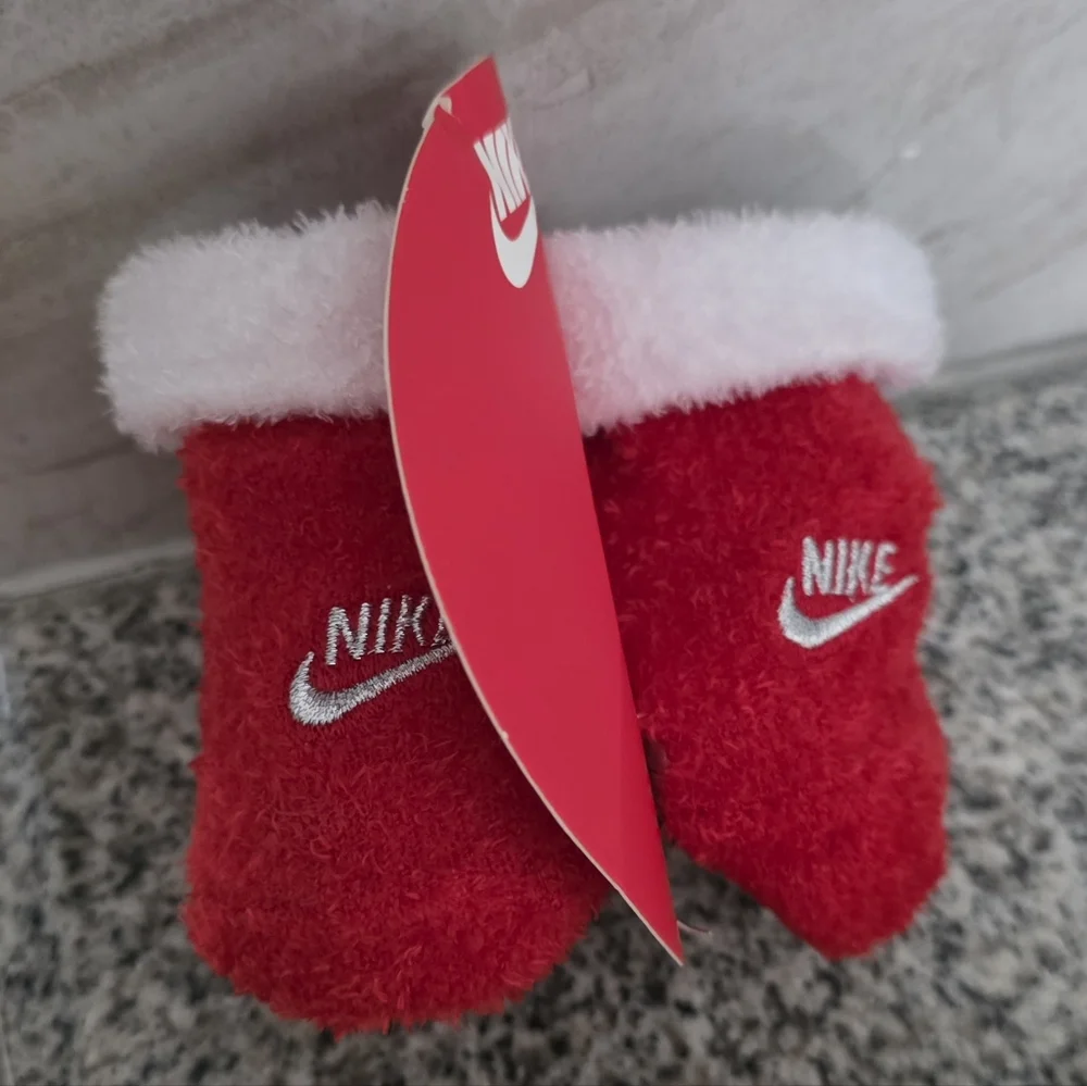 NWT Nike Logo Baby Newborn Booties Holiday Winter Santa Christmas Red White